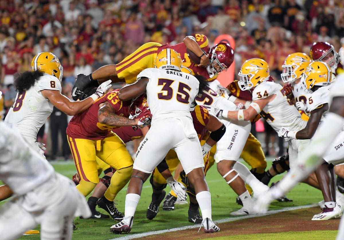 Caleb Williams Runs, Passes No. 6 USC Past Arizona St. 42–25