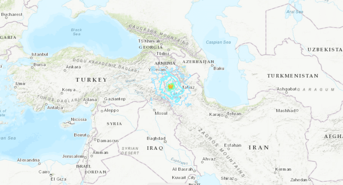 Moderate Earthquake Injures 580 People in Northwest Iran