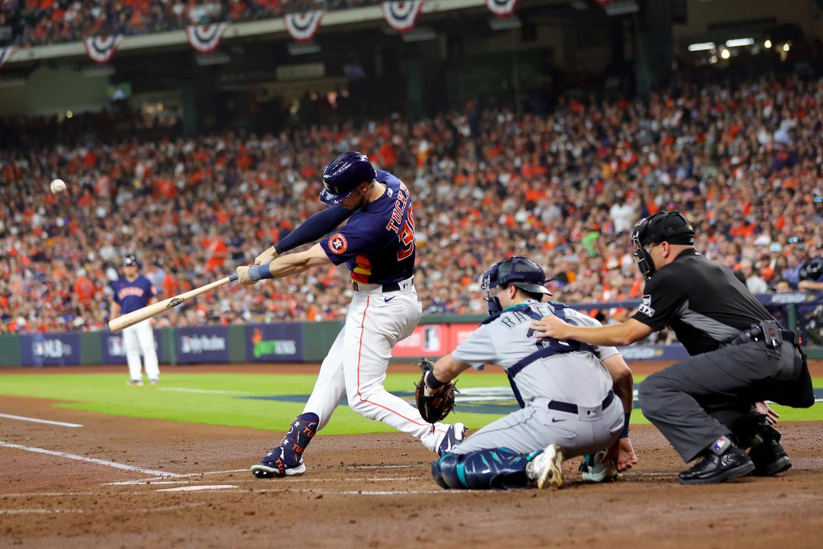 Yordan Alvarez, Alex Bregman Hand Astros 2–0 ALDS Lead Over Mariners