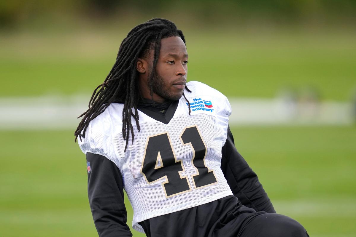 Saints Running Back Kamara Faces $10 Million Lawsuit on Top of Felony Charge