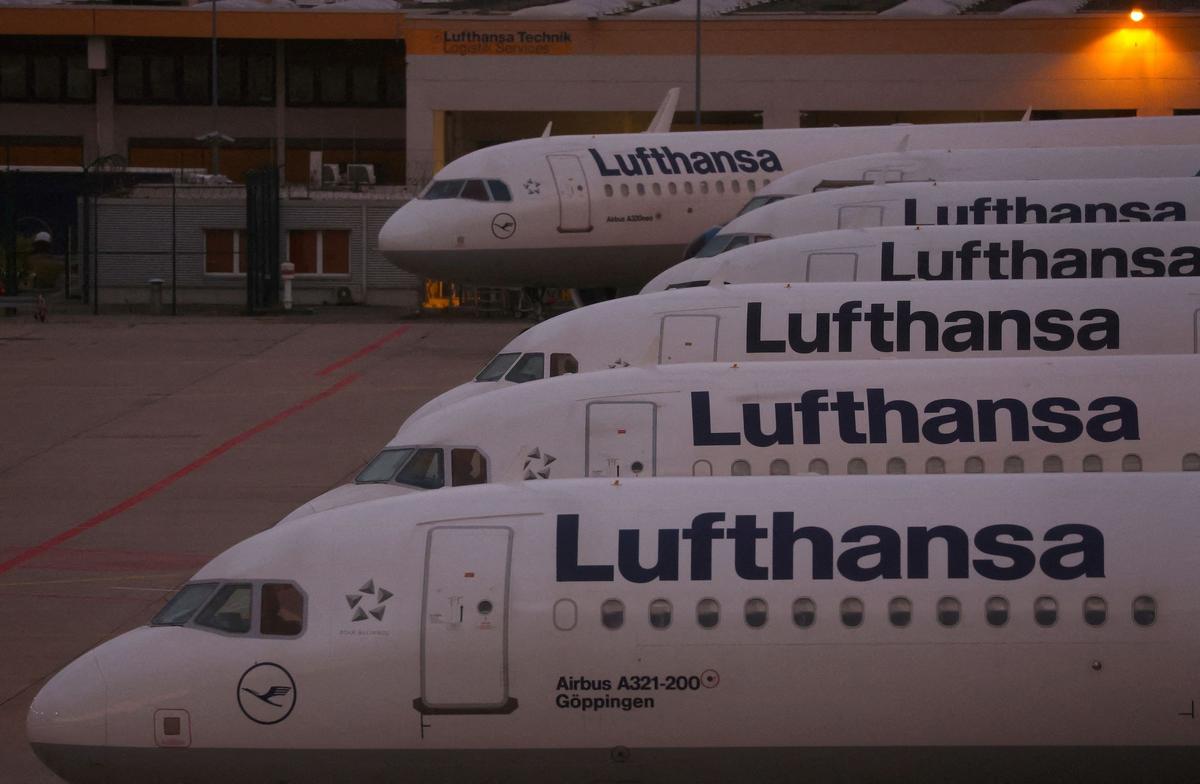 Lufthansa Raises 2022 Profit Outlook on Strong Demand for Air Travel