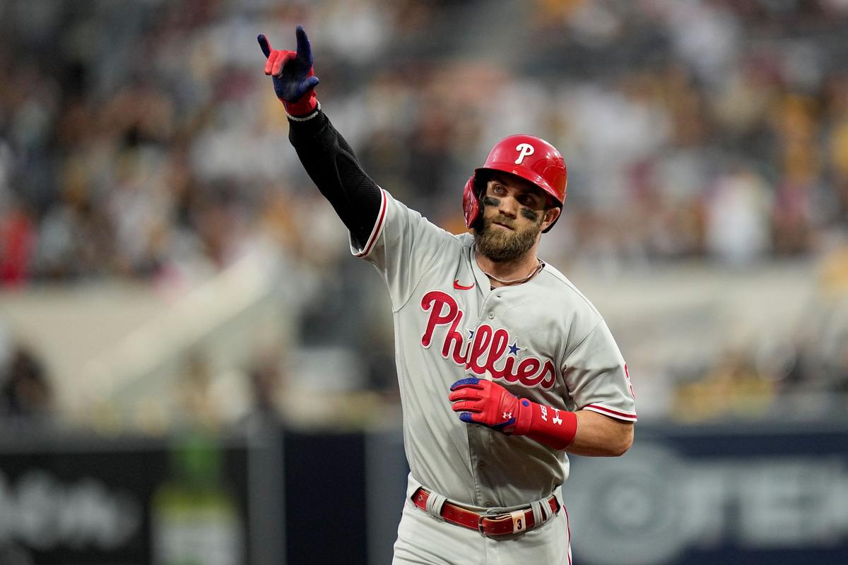 Harper, Schwarber HR as Wheeler, Phils Top Pads to Open NLCS