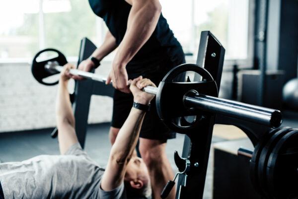 <span class="caption">If you choose to lift lighter weights, you will need to do more reps to get the same benefits in terms of muscle growth compared to if you were lifting heavier. </span>(LightField Studios/Shutterstock)
