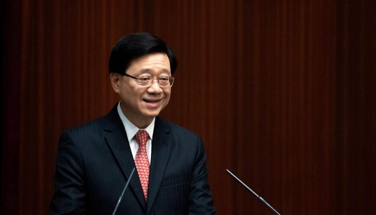 Hong Kong’s Leader Admits Loss of 140,000 Workers in Past Two Years