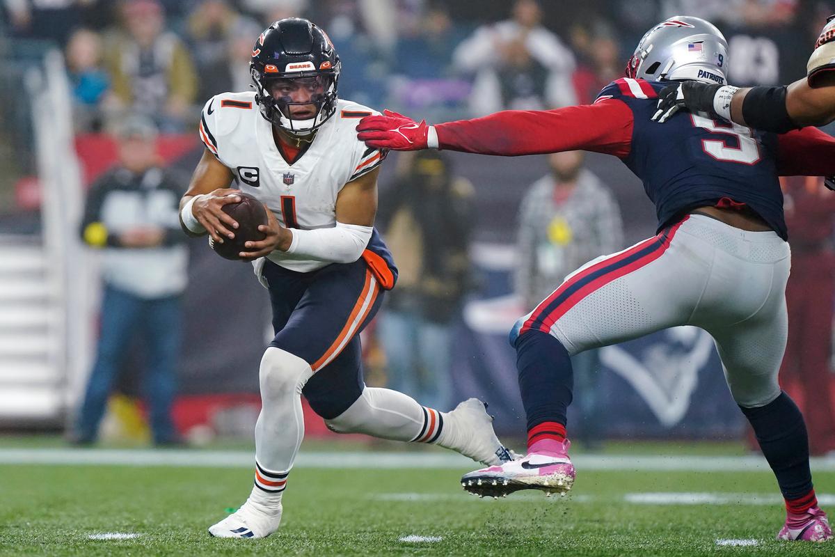 Fields, Bears Score 23 Straight Points, Beat Pats 33–14