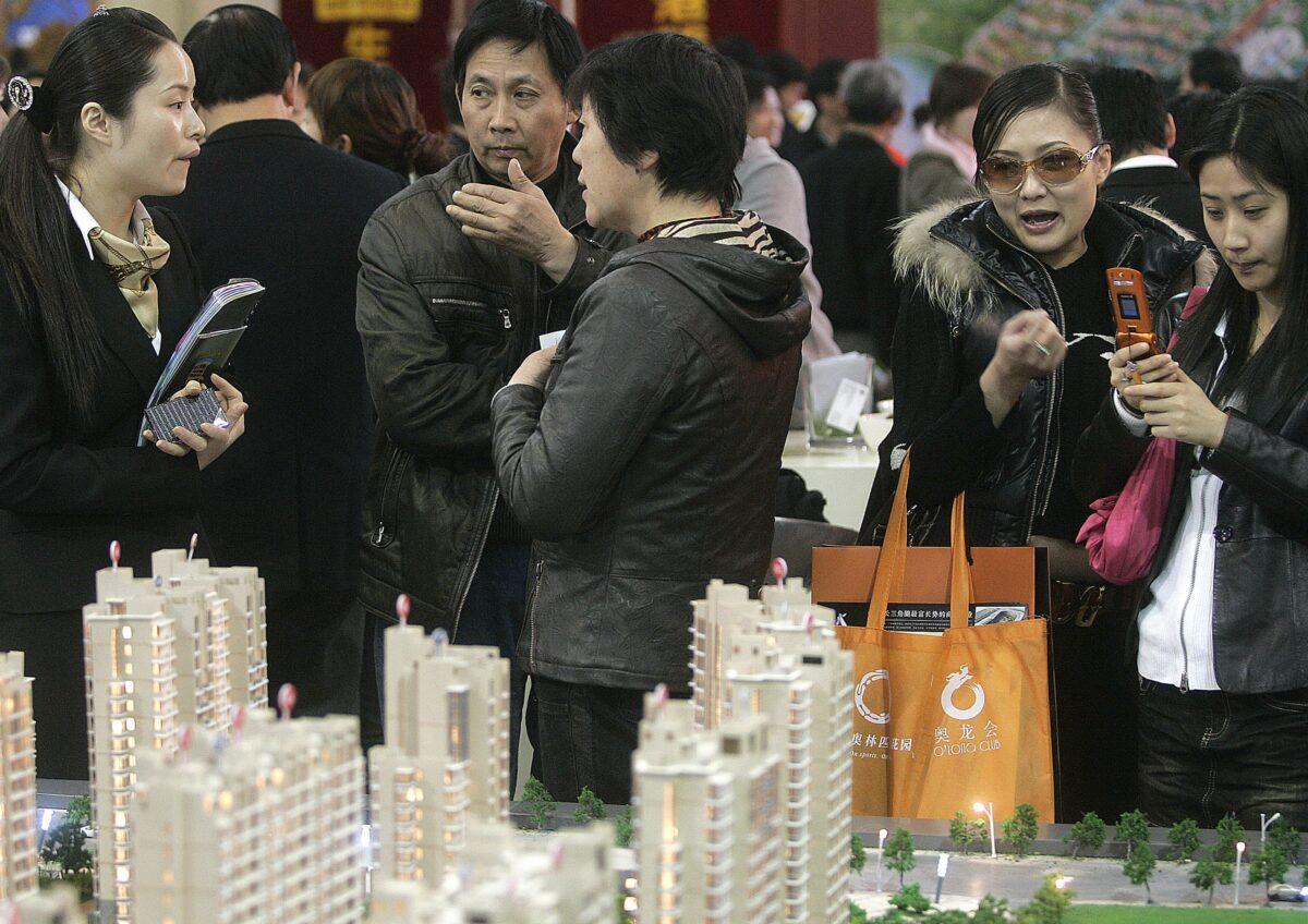 Multiple Chinese Cities Cut Mortgage Rates to Spur Buyers Amid Economic Downturns