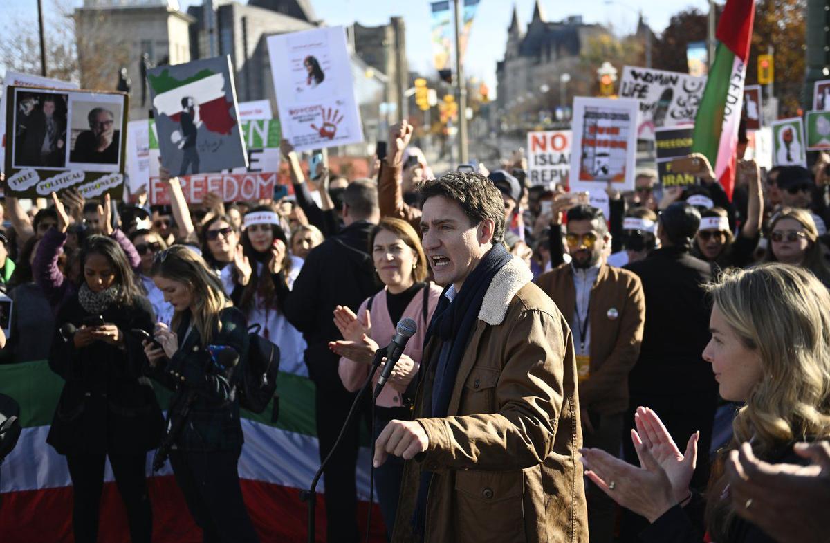 Trudeau Joins Families of Flight 752 in Canada-Wide Protests Against Iranian Regime