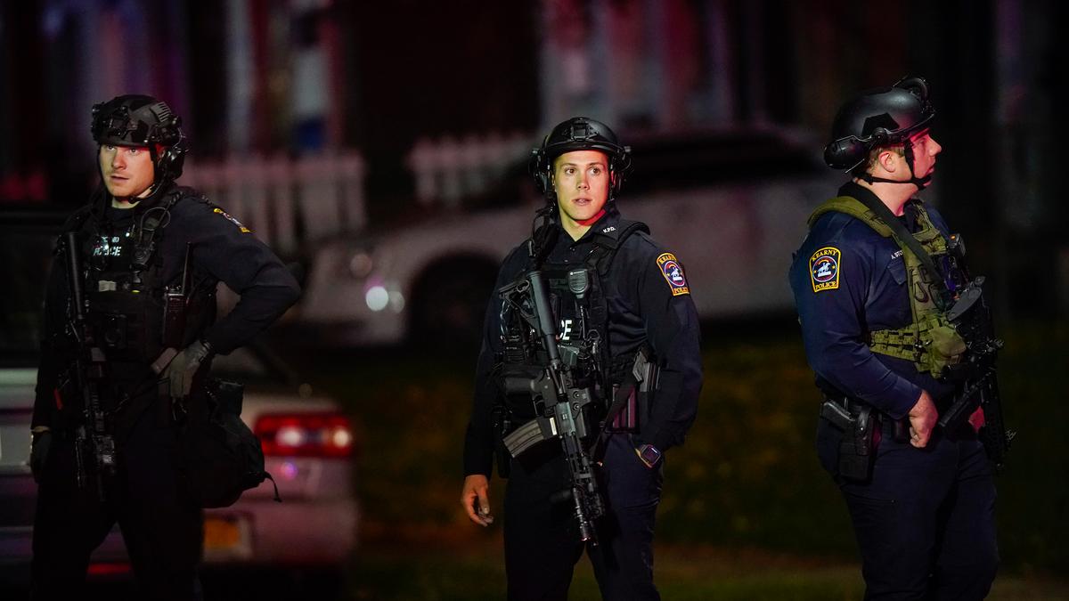 Suspect in Wounding of 2 Newark Police Officers Apprehended