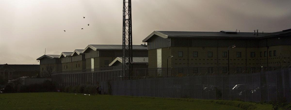 Armed Detainees Cause ‘Unacceptable’ Violence at UK Immigration Centre During Power Cut