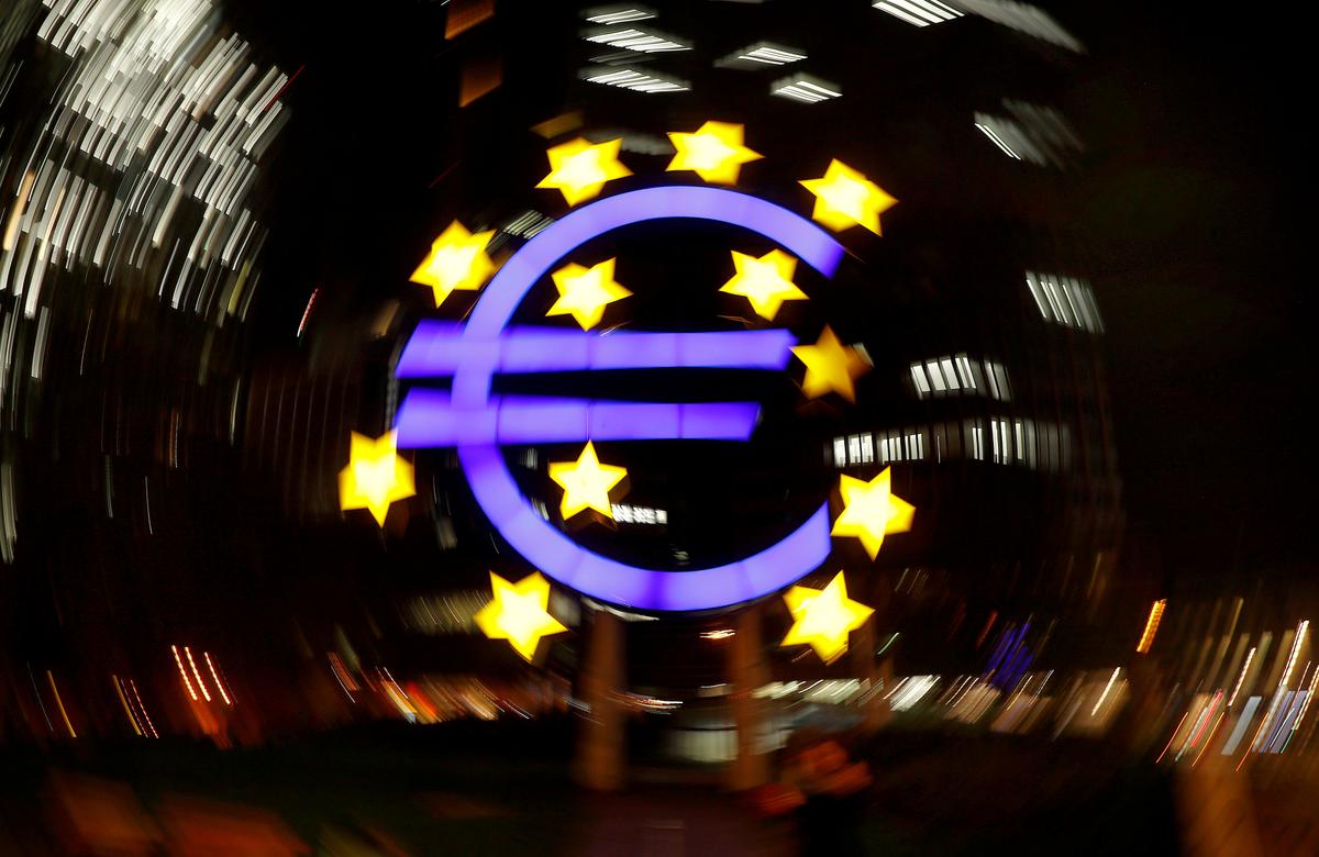 Euro Zone Investor Morale Up for First Time Since August: Sentix