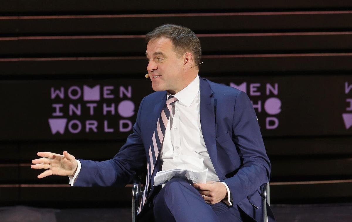 Famous Scholars Call for End to Academic Censorship