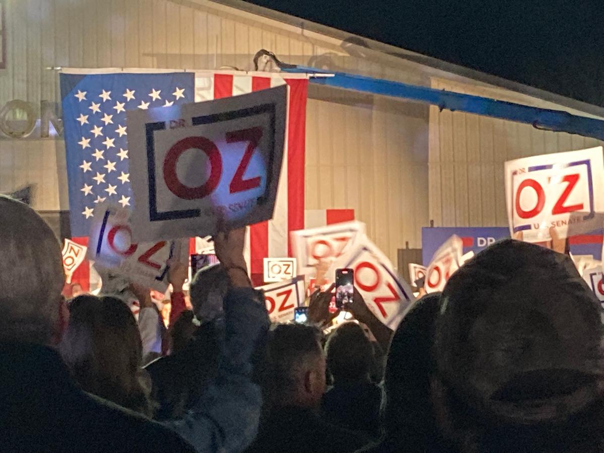 Oz, Fetterman Urge Voters to Turn Out in Key US Senate Race