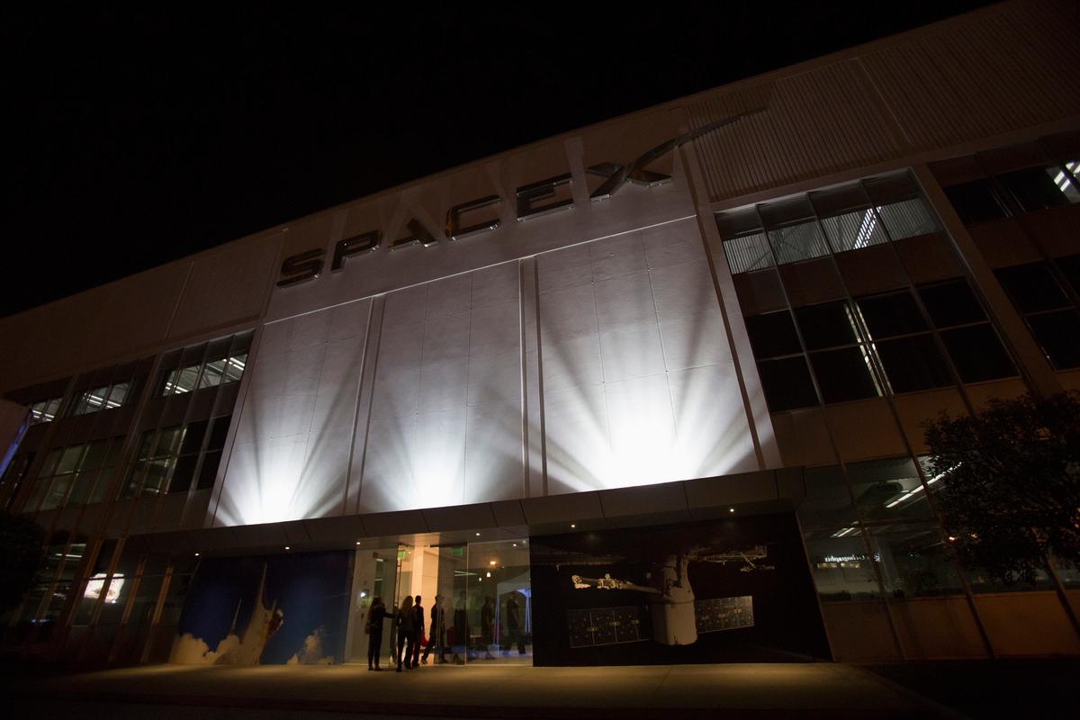 Elon Musk’s SpaceX Buys Ad Campaign on Twitter for Starlink