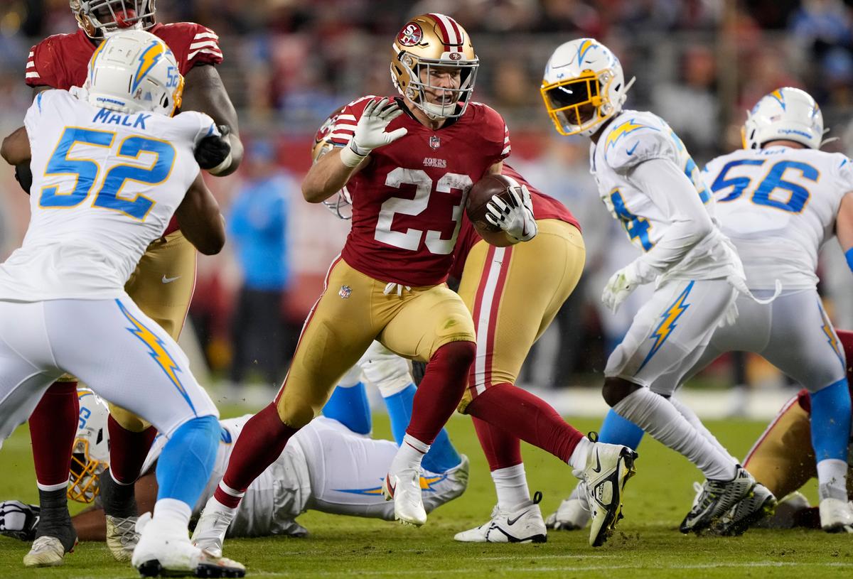 McCaffrey’s TD, Stout D Lead 49Ers Past Chargers 22–16