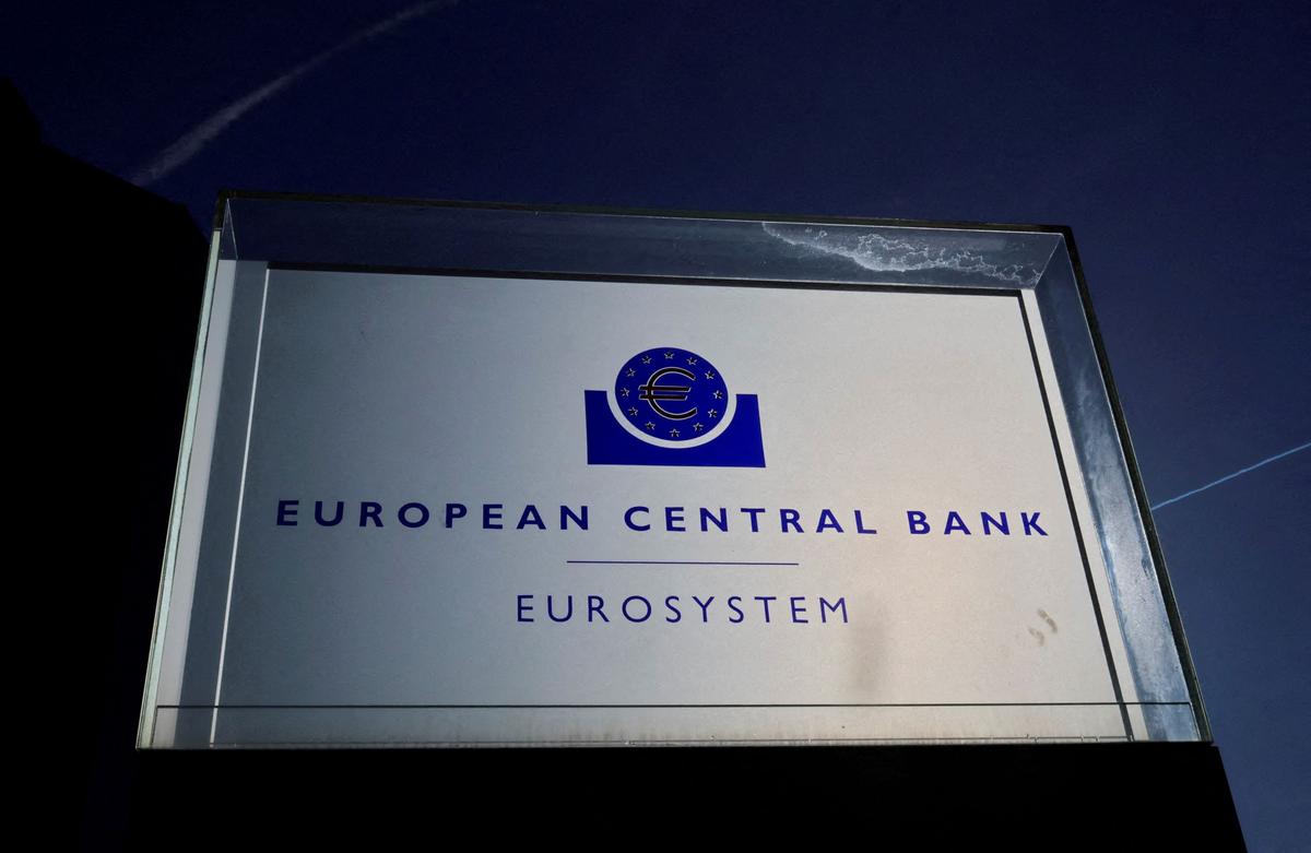 ECB Begins Great Cash Mop-Up as Banks Repay 296 Billion Euros of Loans