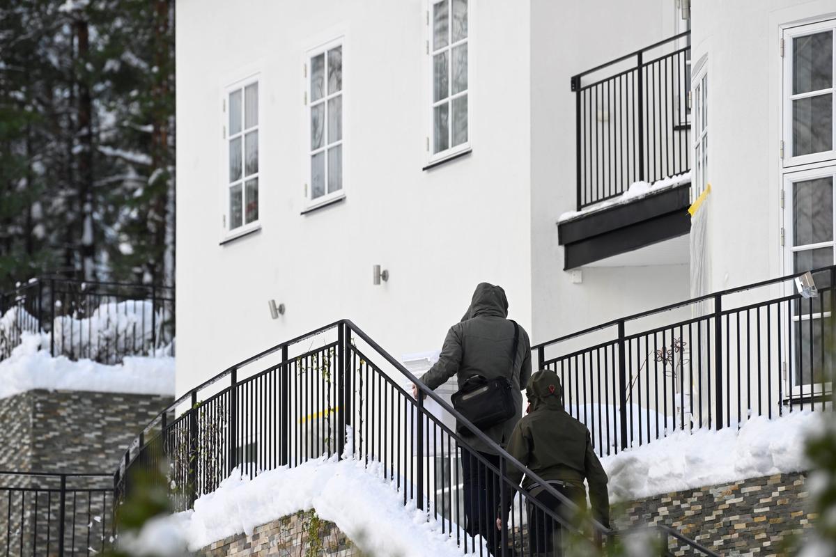 Sweden Arrests 2 Suspected Spies in Predawn Raid