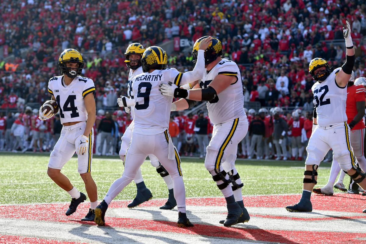 Big Plays Carry No. 3 Michigan Past No. 2 Ohio State 45–23