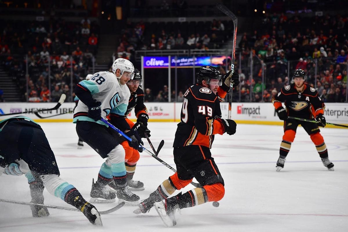 Rookie Matty Beniers Helps Kraken Squeak Past Ducks