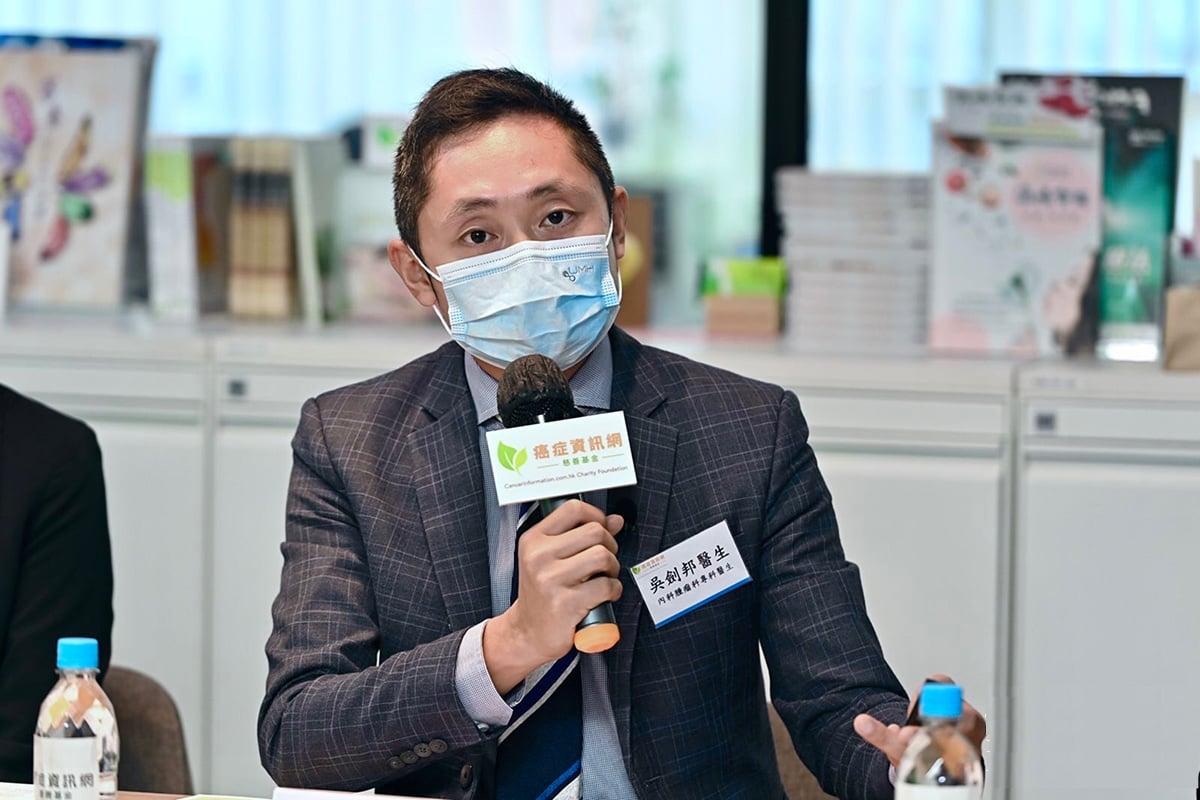 Internal Medicine Oncology Specialist Dr. Kenny Ng Kim-pong. (Sung Pi-Lung/The Epoch Times)