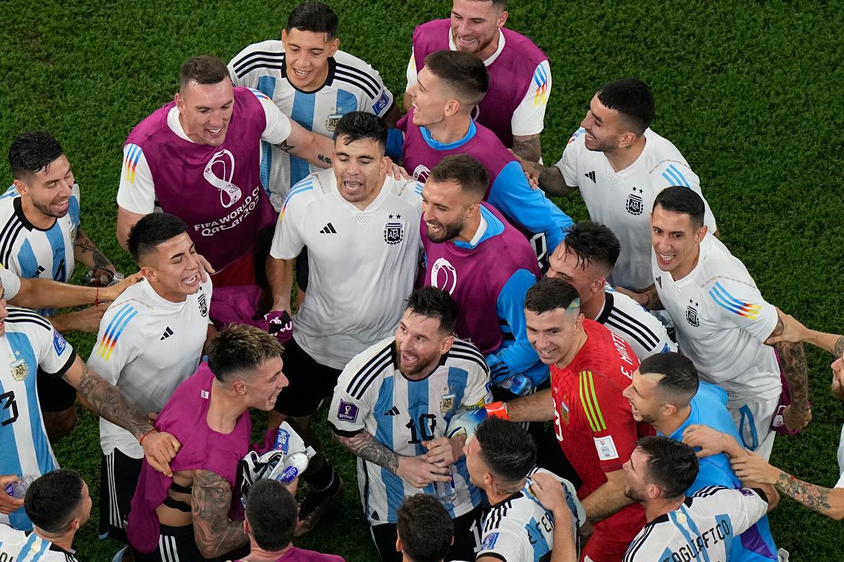Messi Scores, Argentina Reaches World Cup Quarterfinals