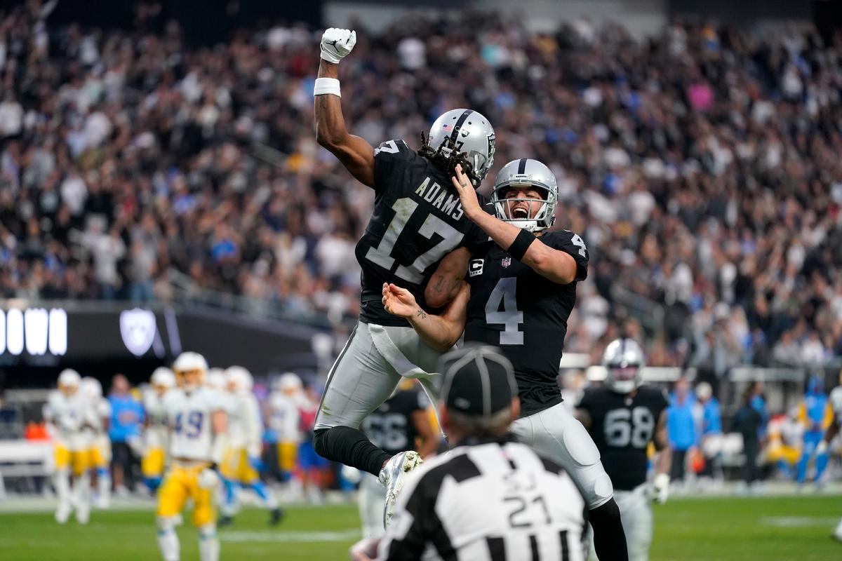 Carr-Adams Connection Rallies Raiders Past Chargers 27–20