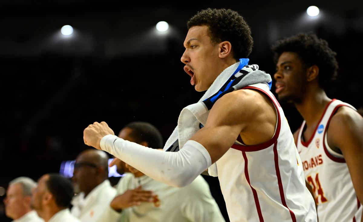 Kobe Johnson Comes Through Late as USC Downs Oregon State