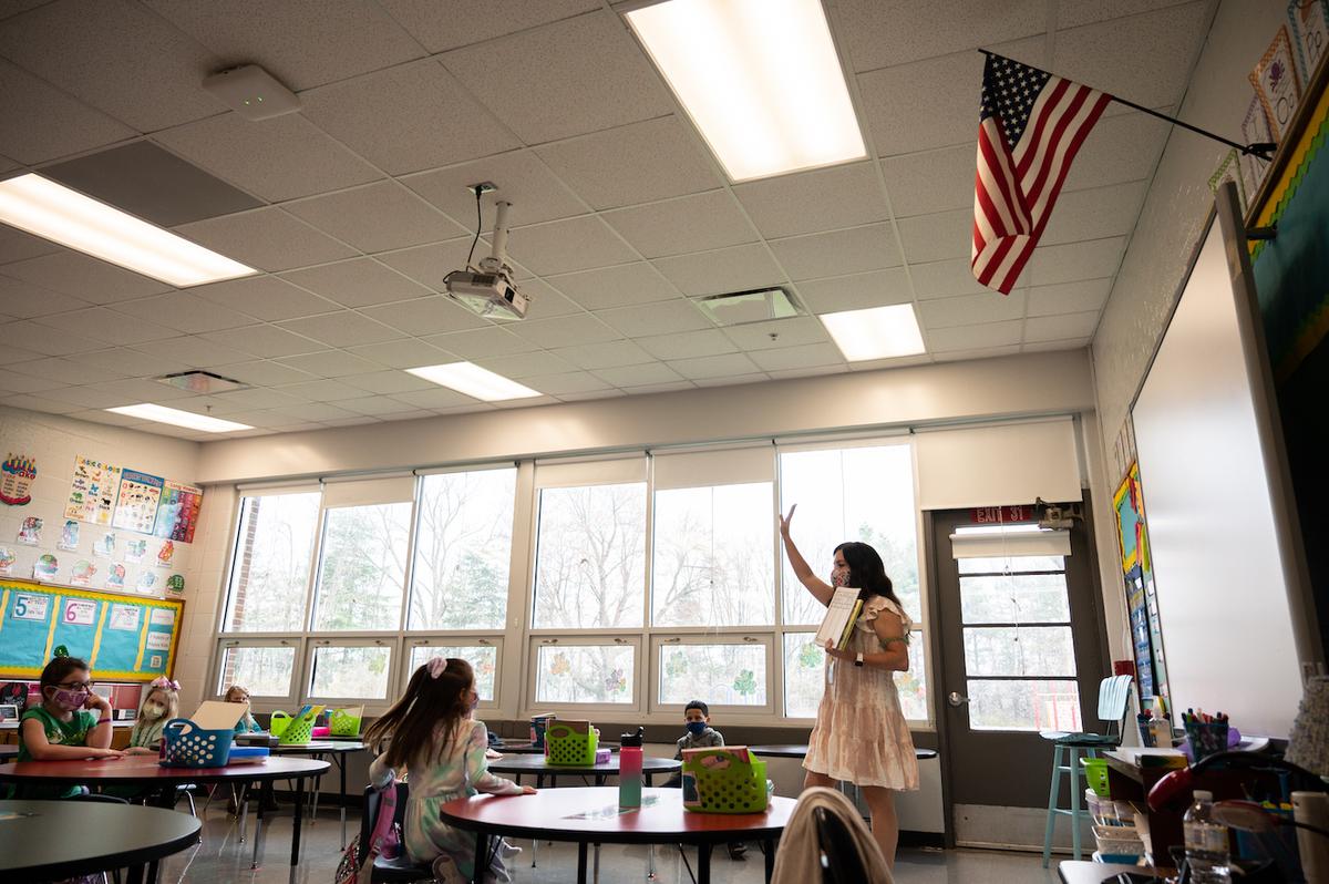 Several US States Offer up to $1,500 Bonus Checks to Teachers Ahead of Holidays