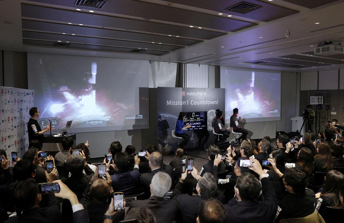 Japan’s ispace Launches World’s First Commercial Moon Lander