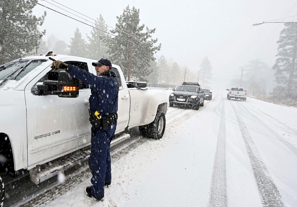 Massive US Storm Brings Tornadoes to South, Blizzard Threat