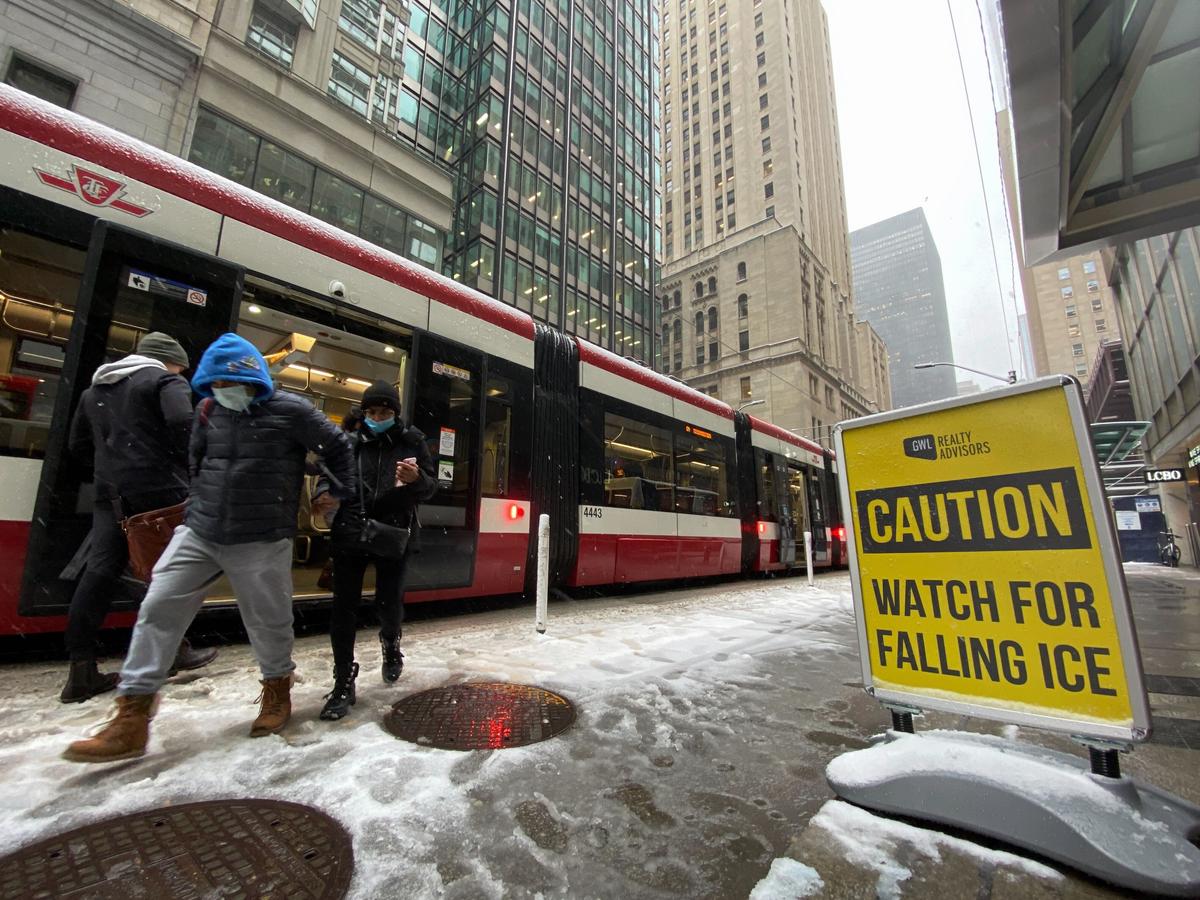 Winter Storm Leaves Thousands in Ontario Without Power, Causing Flight Delays
