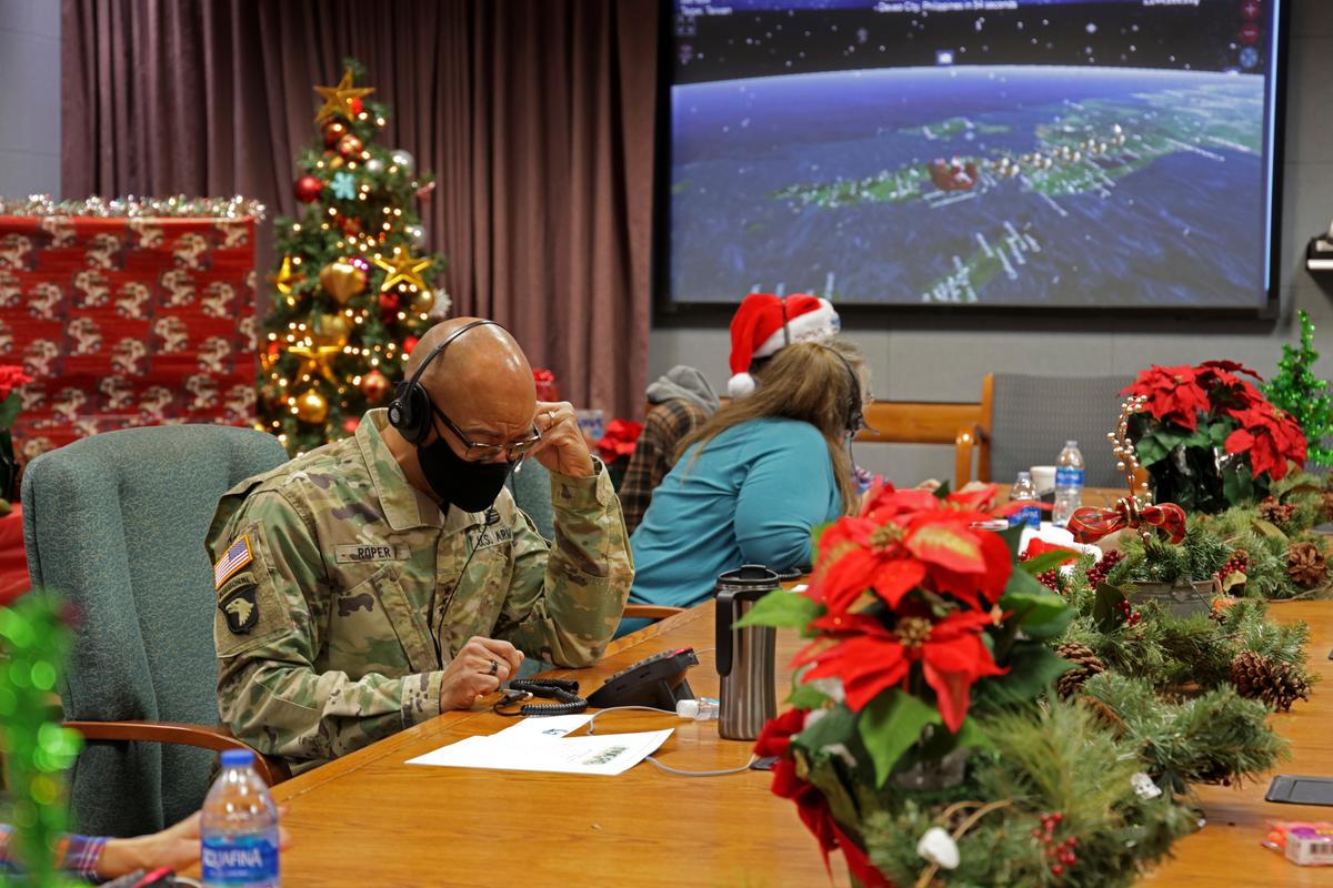 US Officials: COVID-19, Bomb Cyclone Won’t Slow Santa’s Travels
