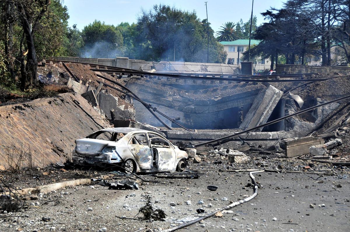 Truck With Liquified Gas Explodes in South Africa; 8 Killed