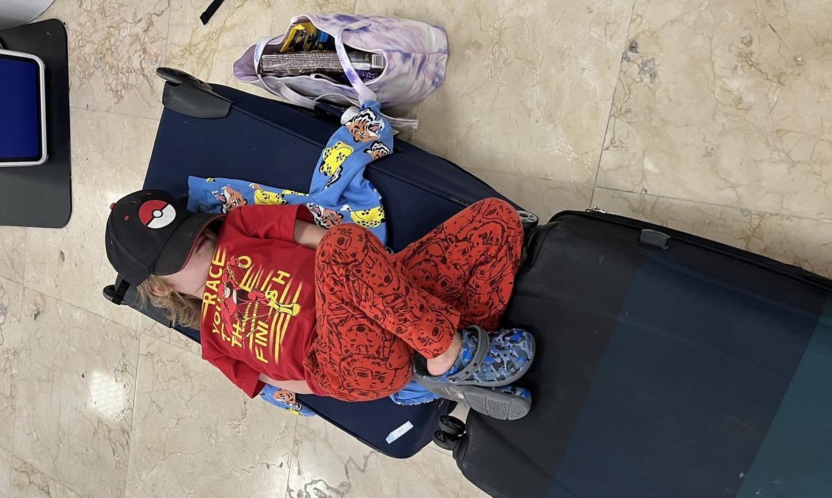 Cancelled Flights Make for Rough Holiday Season for Many Canadian Travellers