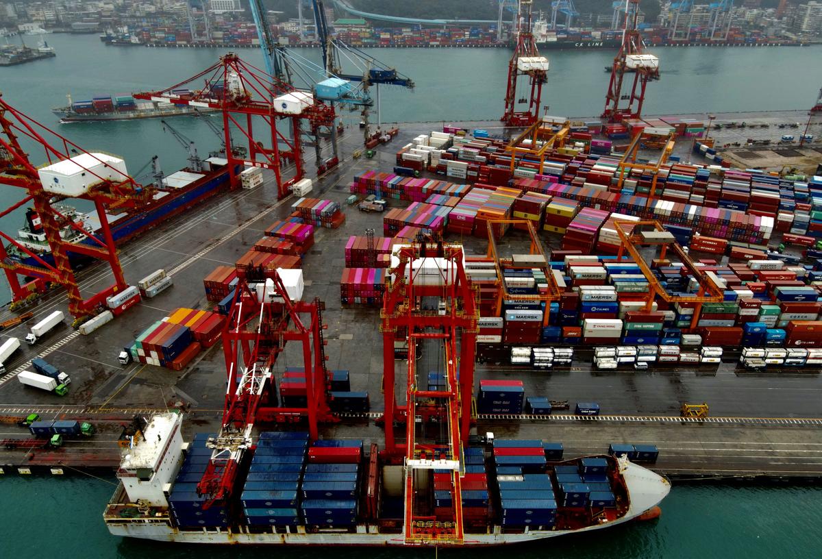 Taiwan’s Exports Down for Three Consecutive Months Amid Weakening Chinese Economy