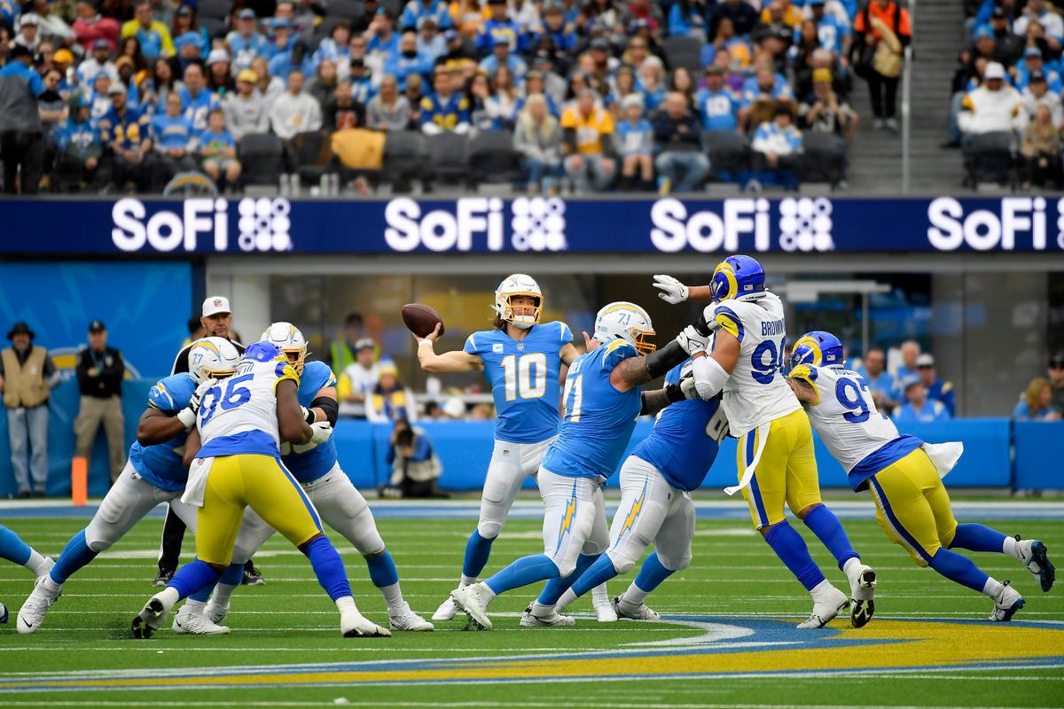 Chargers Win Battle for Los Angeles 31–10 Over Rams