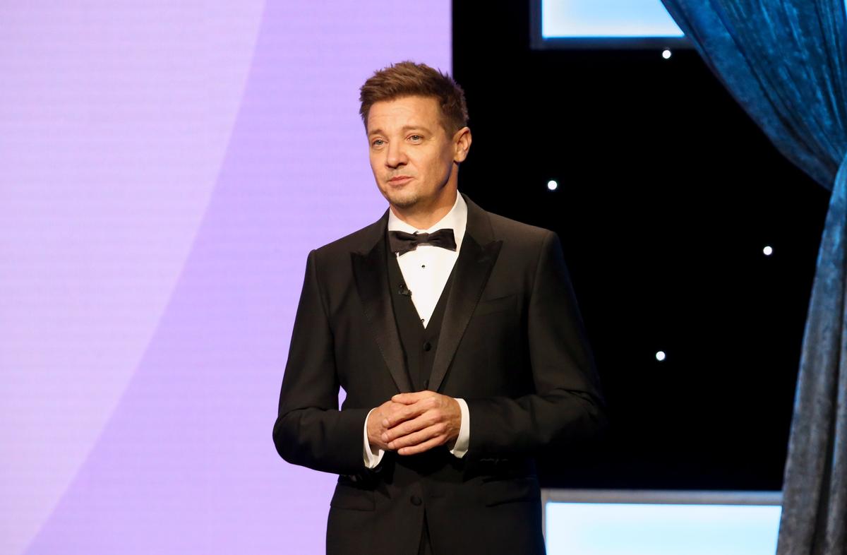 Jeremy Renner Shares Photo From Hospital Bed After Snowplow Accident