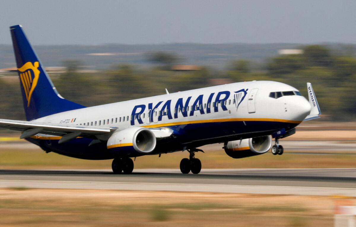 A Ryanair Boeing 737-800 airplane takes off from the airport in Palma de Mallorca, Spain, on July 29, 2018. (Paul Hanna/Reuters)