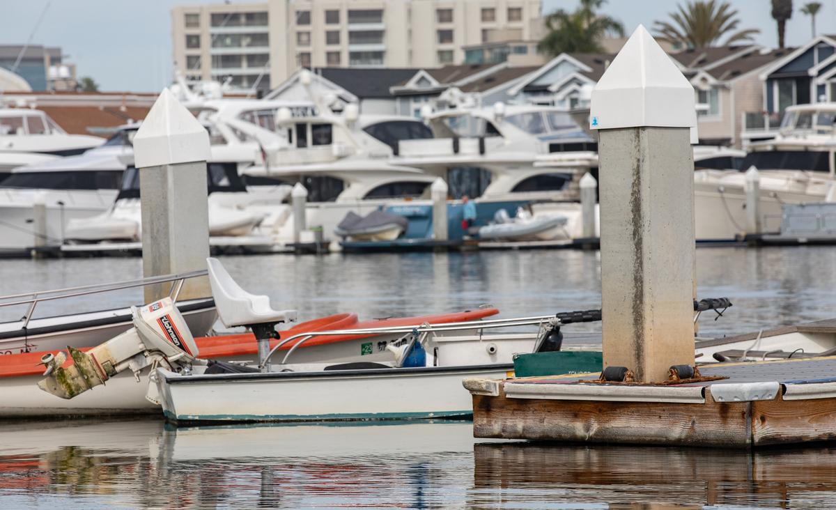 Nearly 2 Dozen Suspected Migrants Dock Boat in Newport Beach Before Disappearing