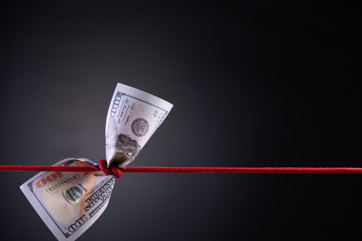 Taxes Shrink Year-End Bonuses