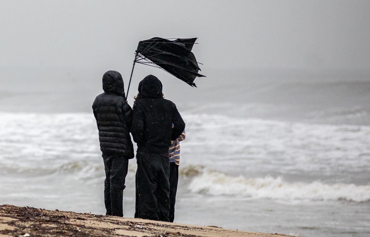 Strong Winds Whipping Through Parts of Southern California