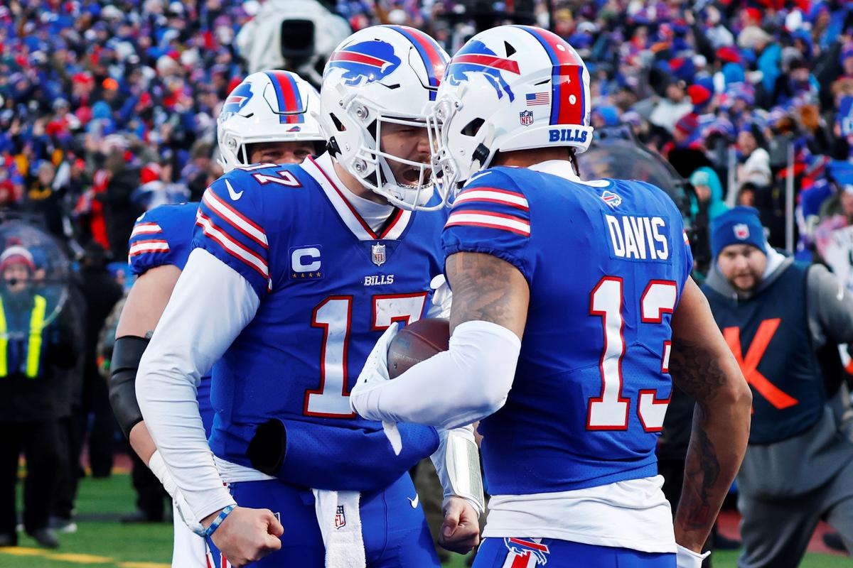 Bills Hang on for 34–31 Wild-Card Win Over Dolphins