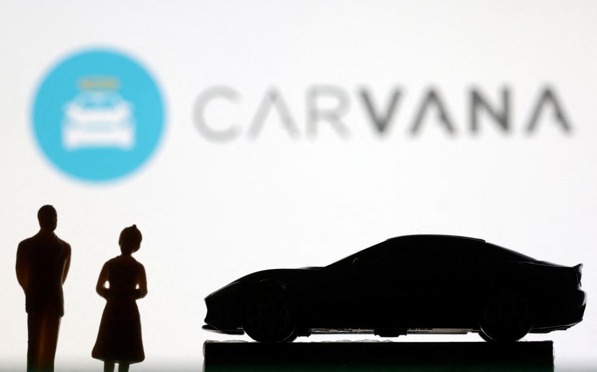 Carvana Adopts ‘Poison Pill,’ Sells $4 Billion of Auto Loans