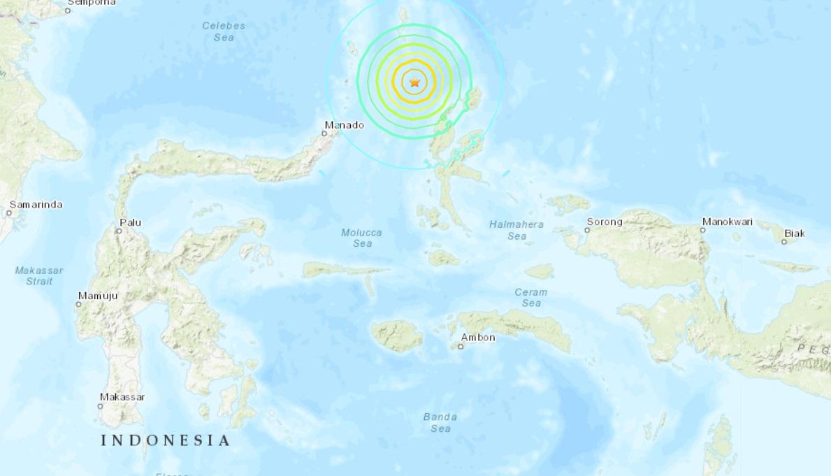 Indonesia Says Magnitude 7 Quake Off Sulawesi, Residents Flee Buildings