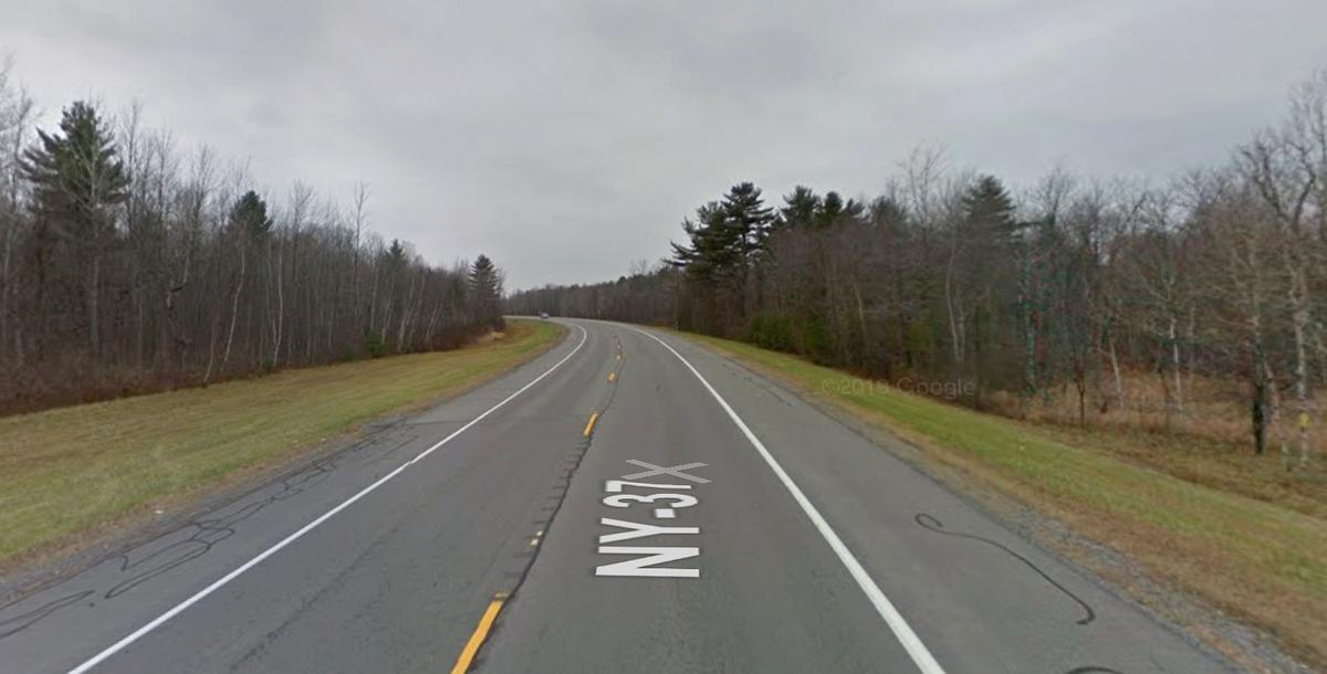 6 Dead After Small Bus, Box Truck Crash in Upstate New York