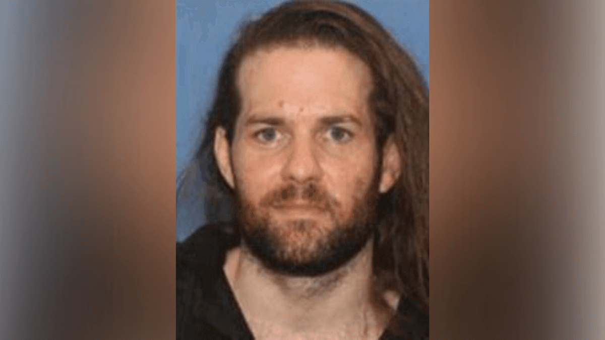 Oregon Torture Suspect Is Using Dating Apps to Lure Victims, Police Warn