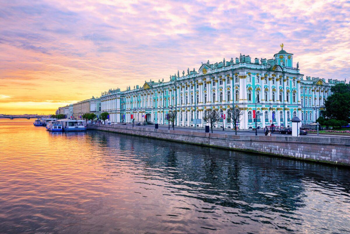 Completed in 1795, the Hermitage Museum complex is a marvel of Baroque and Neoclassical architecture located next to the Neva River. (Boris Stroujko/Shutterstock)
