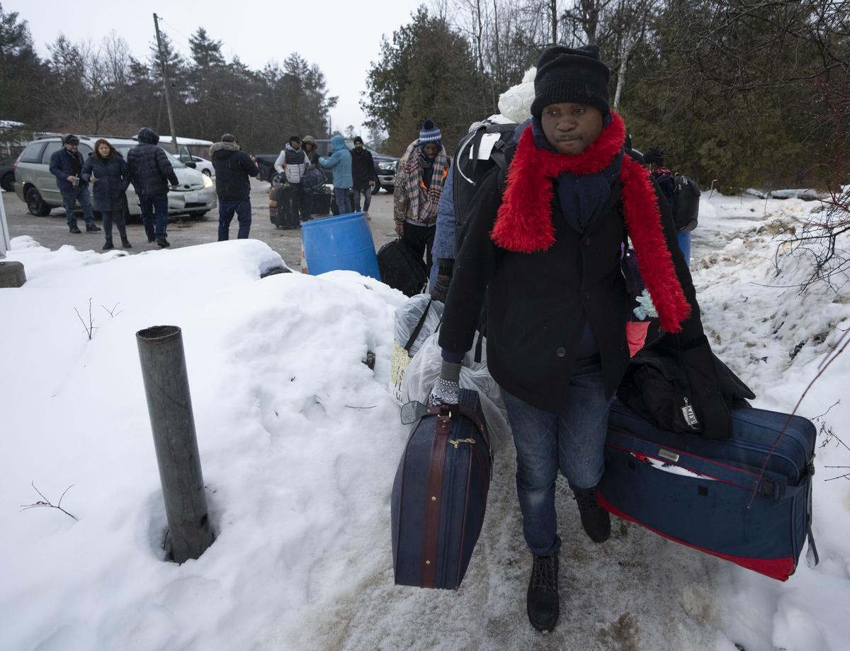 Ottawa Paying to Move Roxham Road Migrants from Quebec to Other Provinces