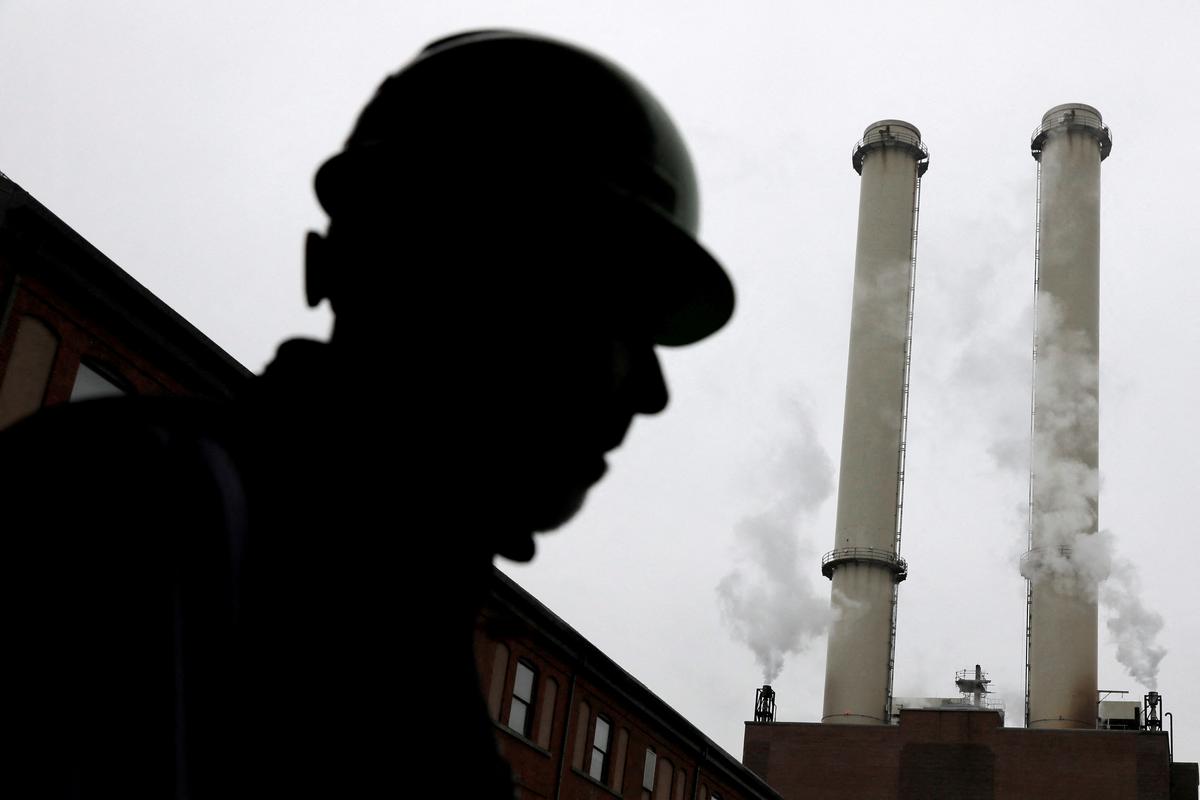 New York Factory Activity Contracts Less Than Expected in February, NY Fed Says