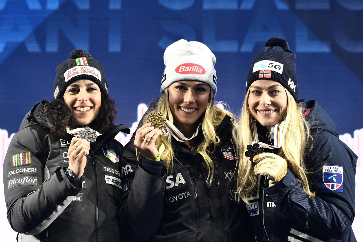 American Skier Shiffrin Wins Gold in Giant Slalom at Worlds