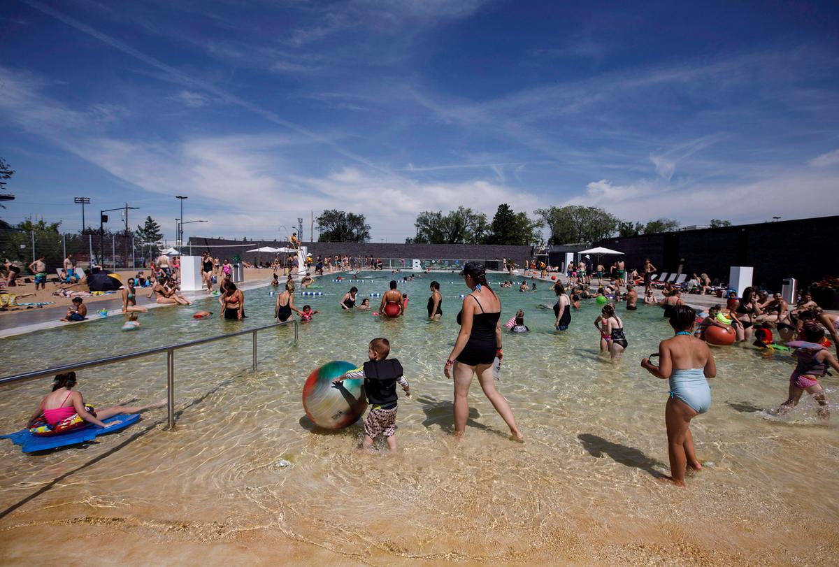 Adults and Minors Accompanied by Parents Can Swim Topless in Edmonton Public Pools